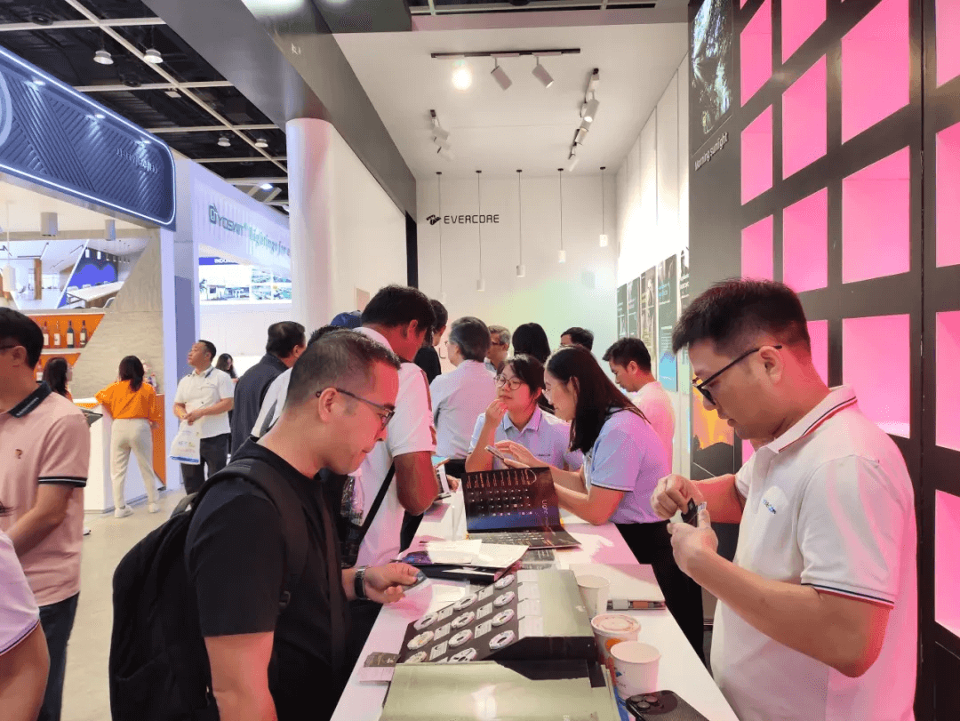 Gathering in Hong Kong·Excellent look back Gathering in HongKong International Lighting Fair (Autumn Edition) look back